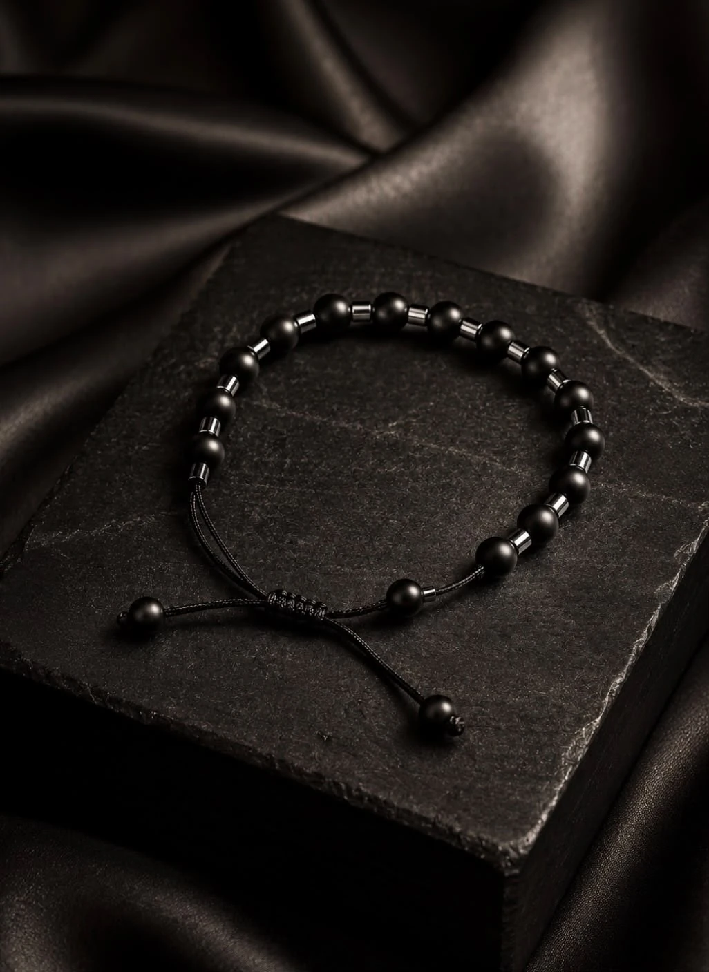 Veloro Obsidian Noir Bracelet